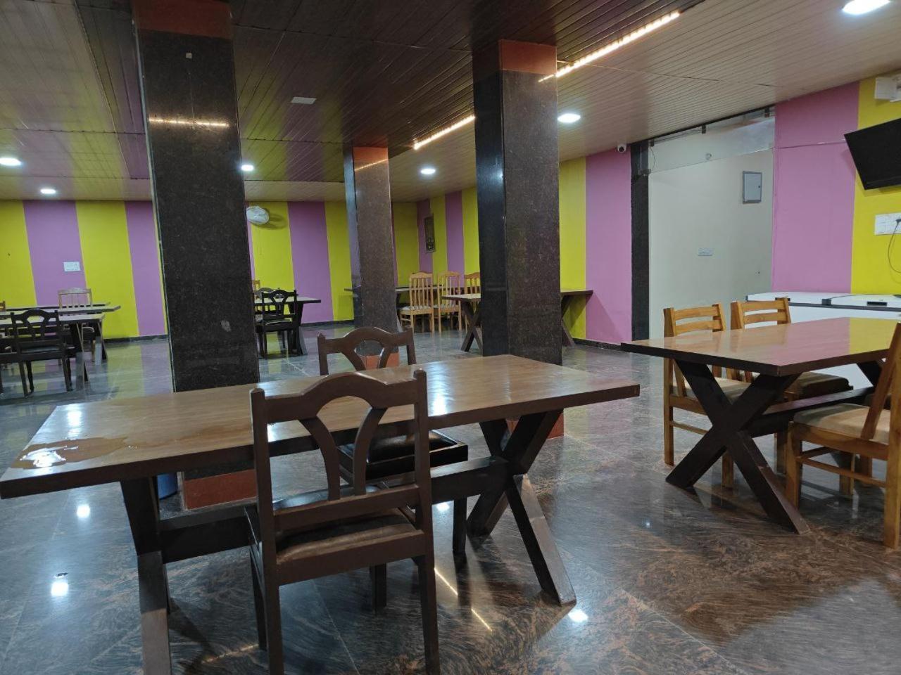 Hotel Shyam Sarover And Restaurant Ringas 외부 사진
