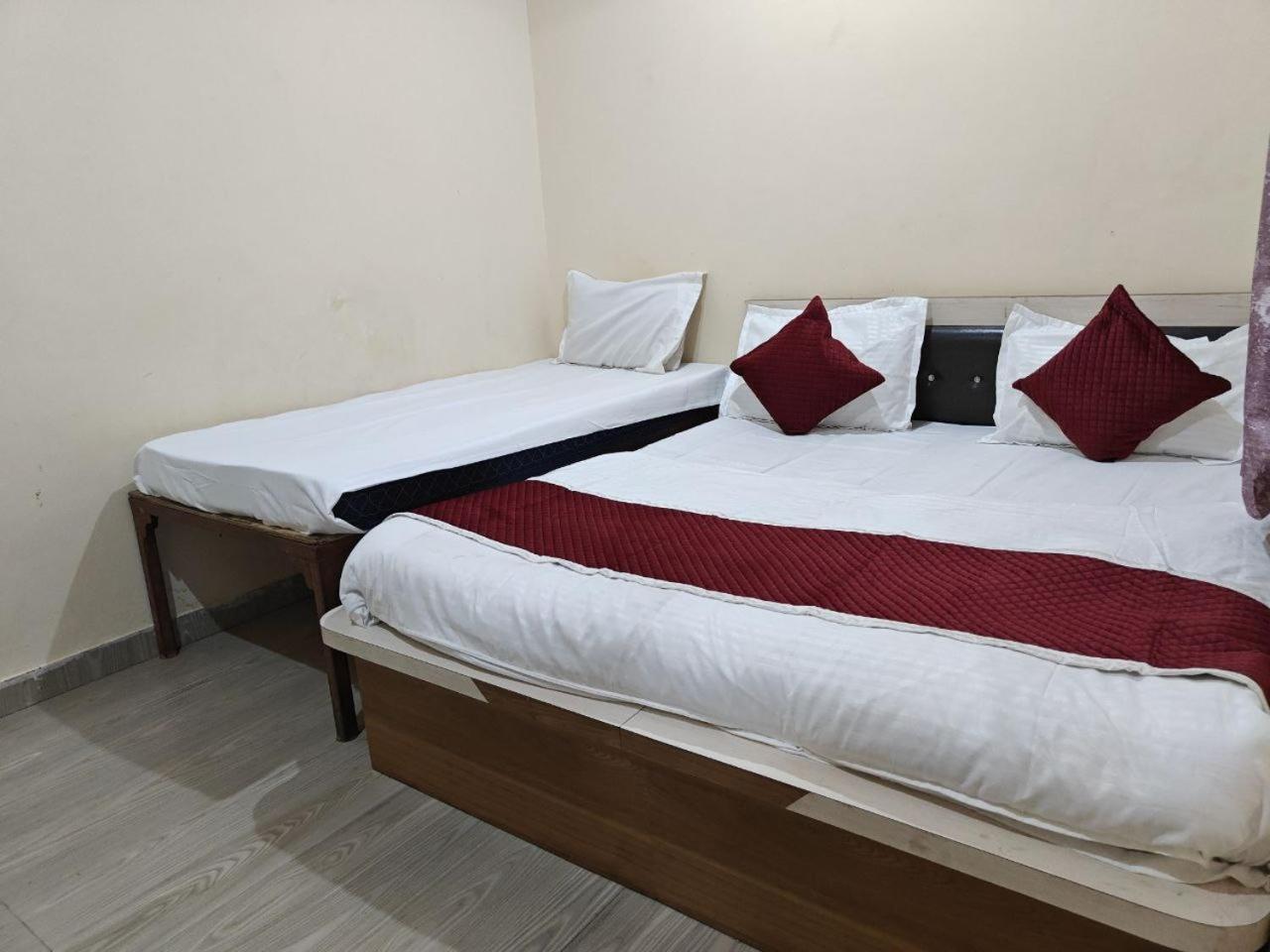Hotel Shyam Sarover And Restaurant Ringas 외부 사진
